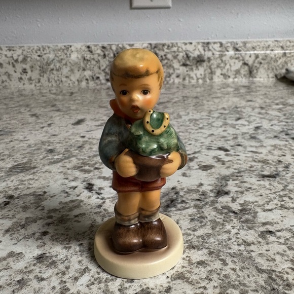Vintage Goebel / Hummel Figurine - Lucky Charmer - Picture 2 of 7